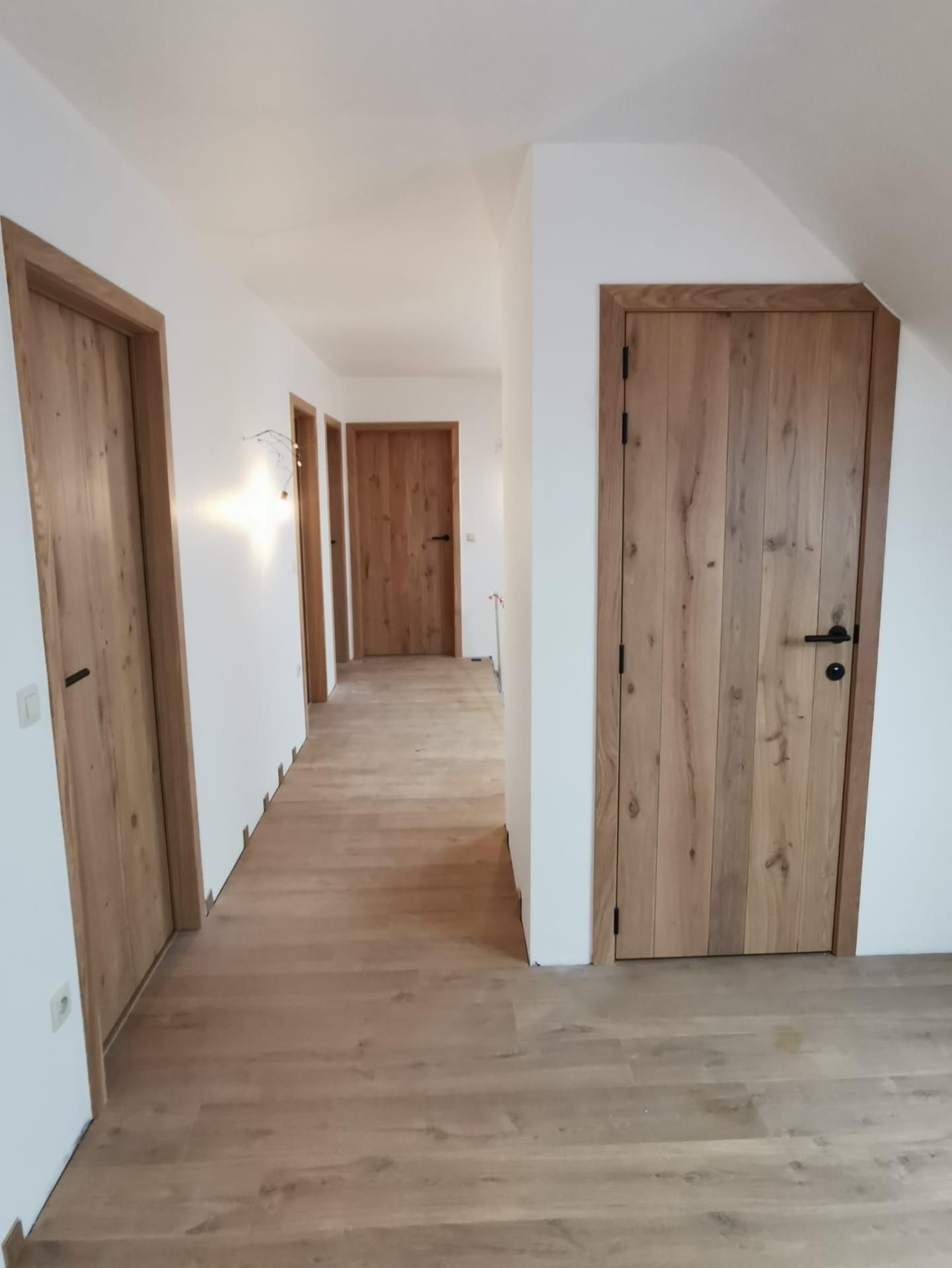 Houten binnendeuren op bovenverdieping - Gebroeders Verduyckt Bocholt